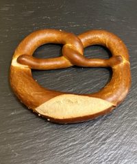 Laugenbrezel mit Hagelsalz